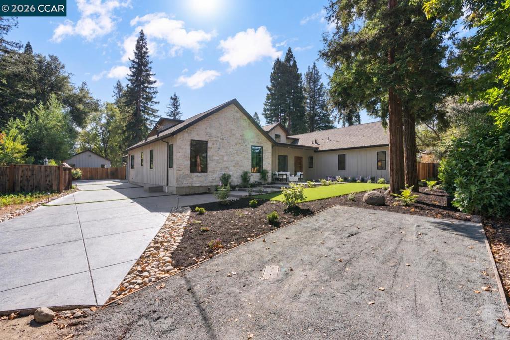 132 Leona Ct