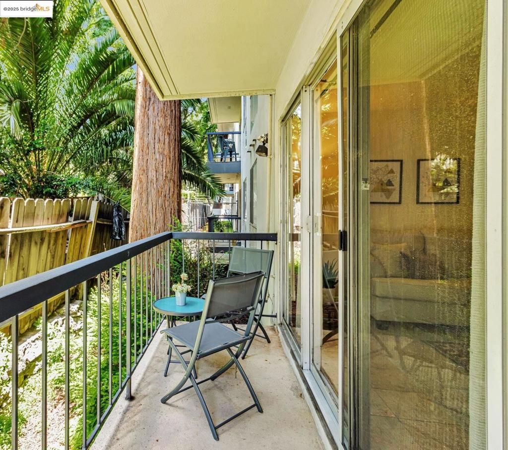 listing image 130722704340883006856