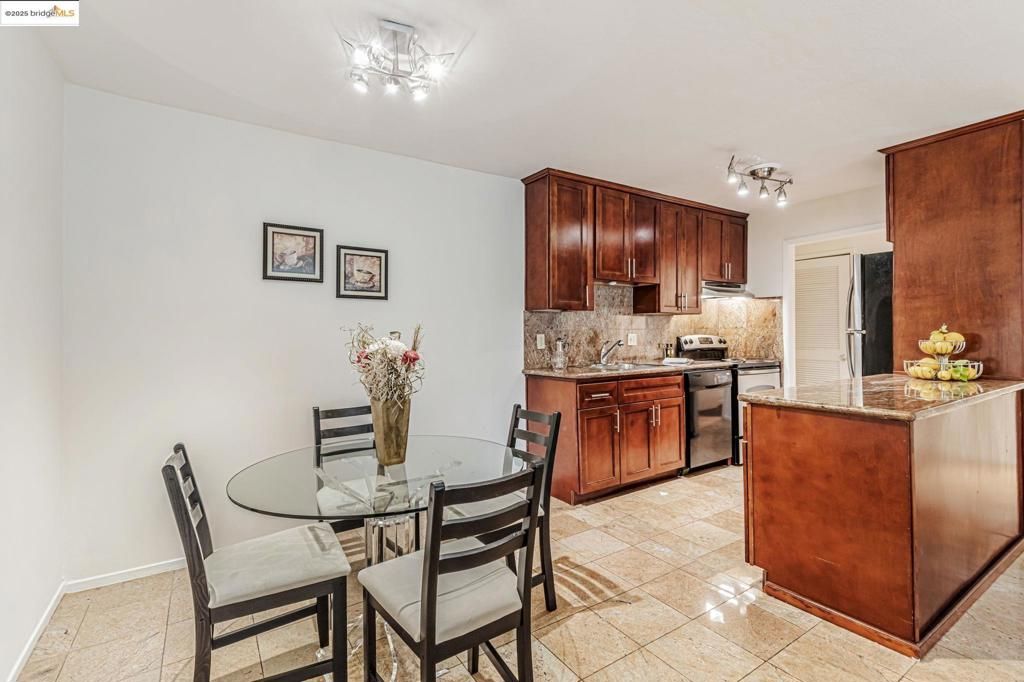 listing image 130727357860248992224