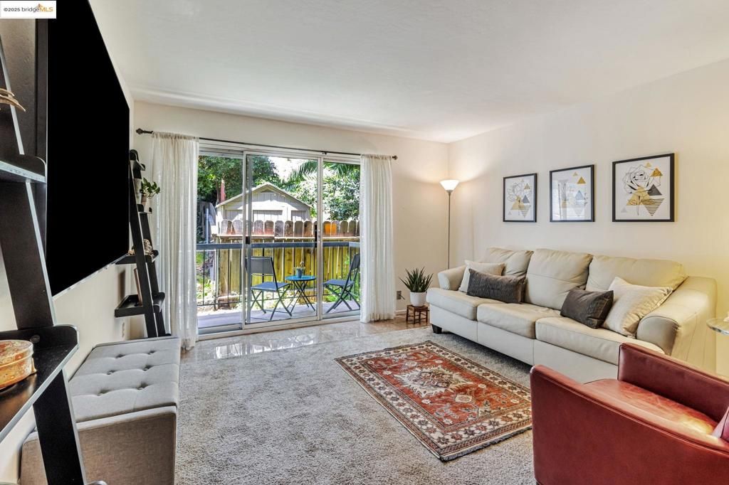 listing image 130729682098232925941