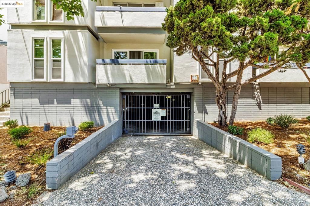 listing image 130720045057810575929