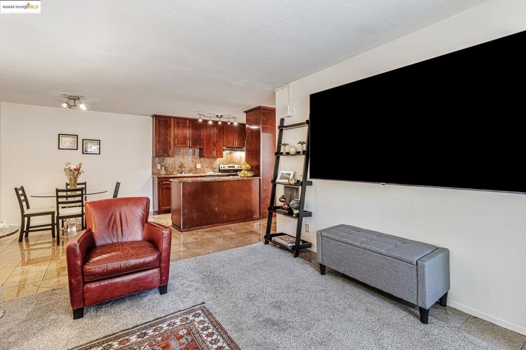 listing image 130722198626440296915