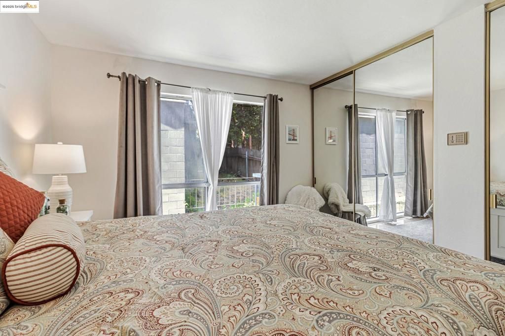 listing image 130723717999533576094