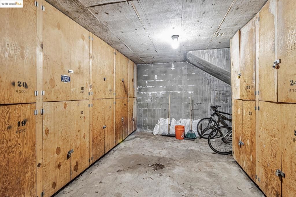 listing image 130729420604572685051