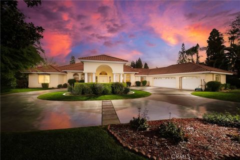 Photo of 7301 Calle Sagrada, Bakersfield, CA 93309 (MLS # PI26059563)