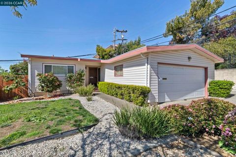 Photo of 507 Los Cerritos Dr DR, Vallejo, CA 94589 (MLS # 41138915)