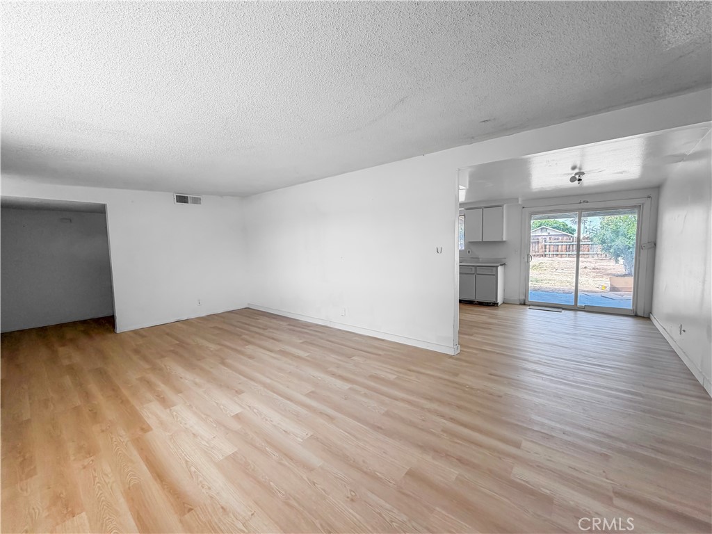 317 S Broadway