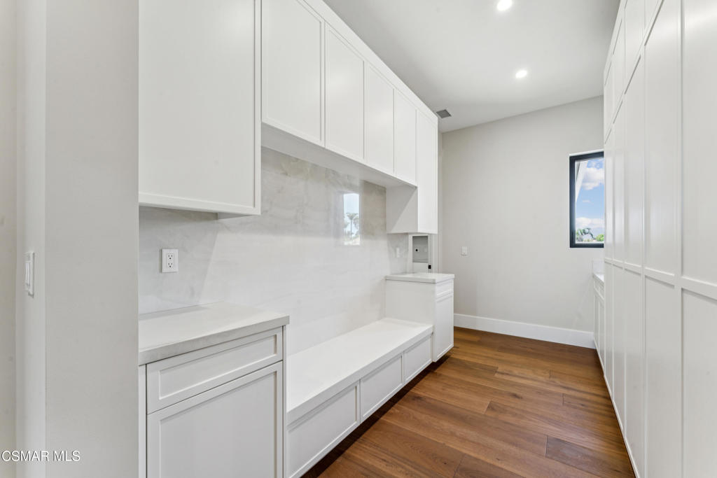 Camarillo, California, 93010, United States, 7 Bedrooms Bedrooms, ,7 BathroomsBathrooms,Residential,Active,2019477