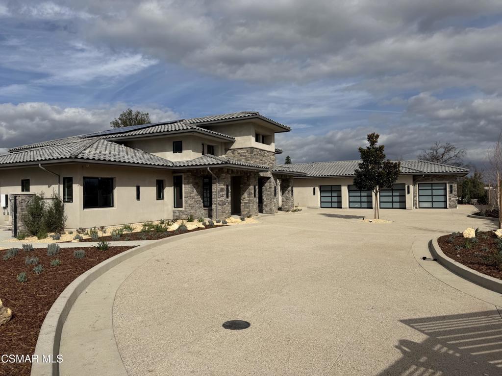 275 1/2 Crestview Avenue