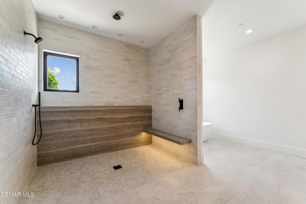 Camarillo, California, 93010, United States, 7 Bedrooms Bedrooms, ,7 BathroomsBathrooms,Residential,Active,2019477