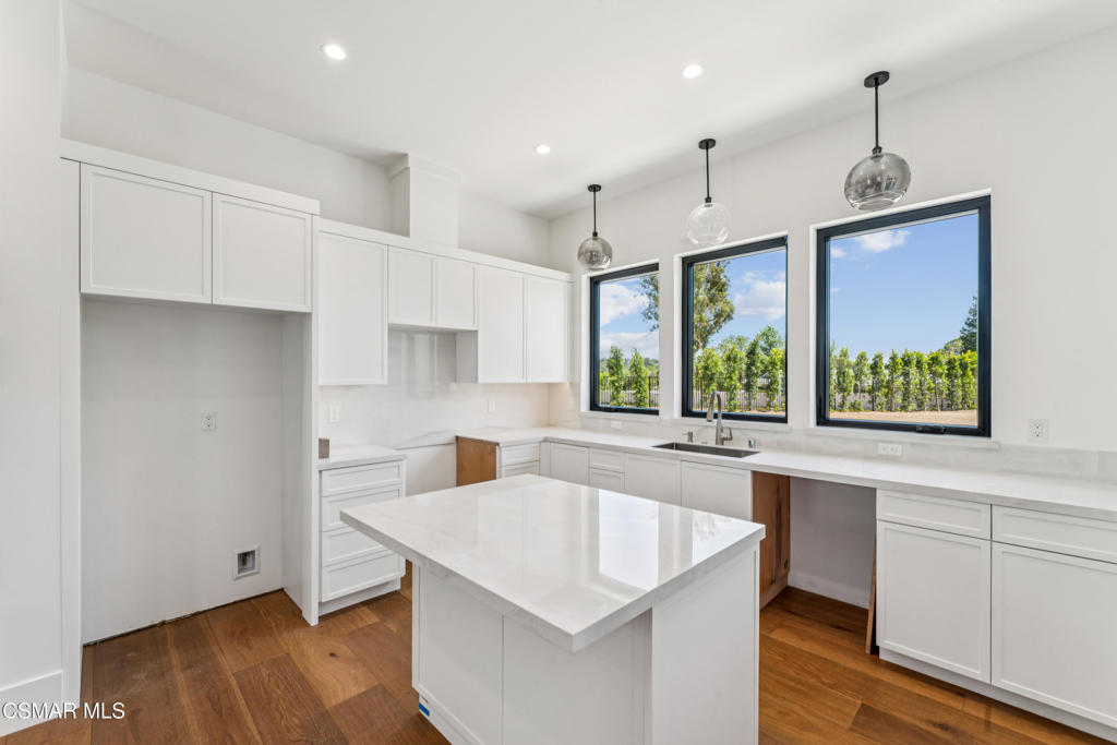 Camarillo, California, 93010, United States, 7 Bedrooms Bedrooms, ,7 BathroomsBathrooms,Residential,Active,2019477