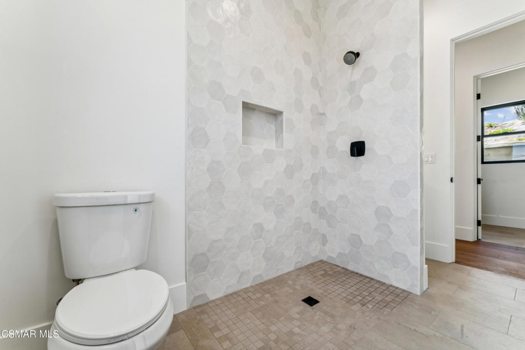 Camarillo, California, 93010, United States, 7 Bedrooms Bedrooms, ,7 BathroomsBathrooms,Residential,Active,2019477