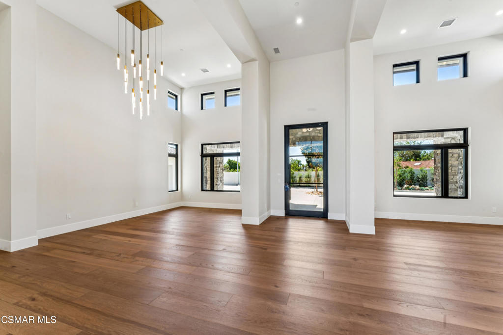 Camarillo, California, 93010, United States, 7 Bedrooms Bedrooms, ,7 BathroomsBathrooms,Residential,Active,2019477