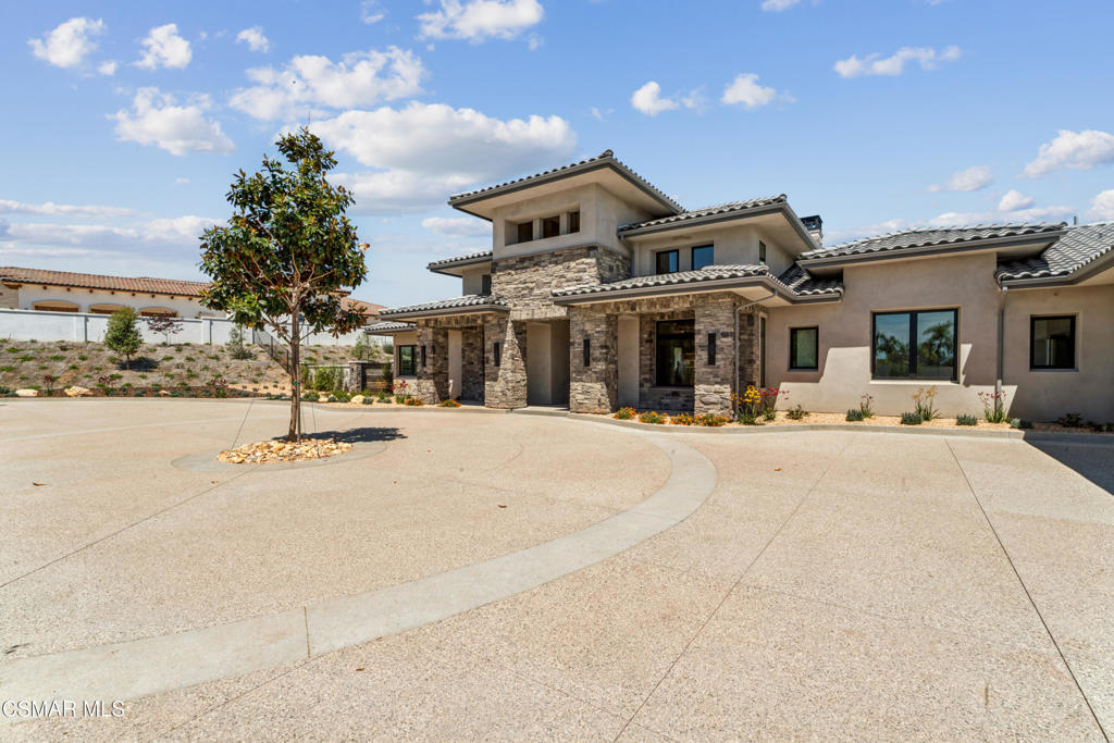 1/2 Crestview Avenue