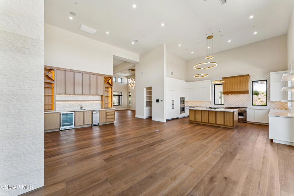 Camarillo, California, 93010, United States, 7 Bedrooms Bedrooms, ,7 BathroomsBathrooms,Residential,Active,2019477