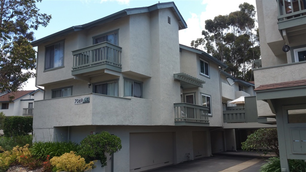 Airy and bright corner unit located in a serene, nature-like setting by a quiet Linda Vista cul-de-sac. This 2-story townhouse has a 2-car attached garage and 3 balconies. Pool and tennis court in complex. Close to downtown, Fashion Valley & Mission Valley shopping malls, Sharp Hospital, San Diego Mesa College, and more. Neighborhoods: Park Mesa Equipment: Range/Oven Other Fees: 0 Sewer: Sewer Connected Topography: ,