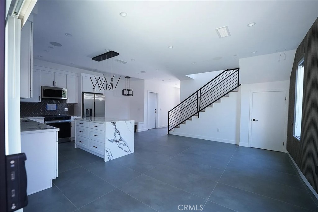 8034 036,038 Fair Avenue