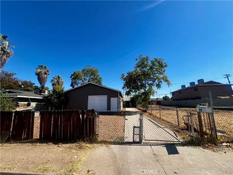 Photo of 1322 Quincy ST, Bakersfield, CA 93305 (MLS # CV26169135)