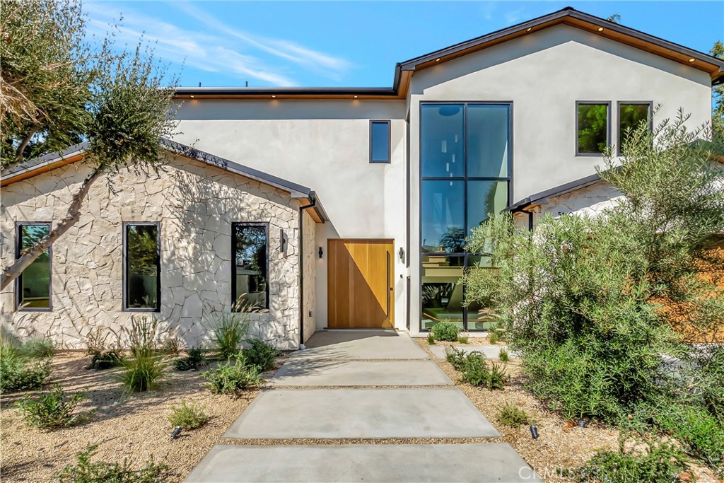 Properties 1 5149 Beeman Avenue