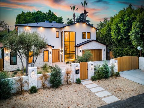Photo of 5149 Beeman Avenue, Valley Village, CA 91607 (MLS # SR25201520) Photo of 5149 Beeman Avenue, Valley Village, CA 91607 (MLS # SR25201520)