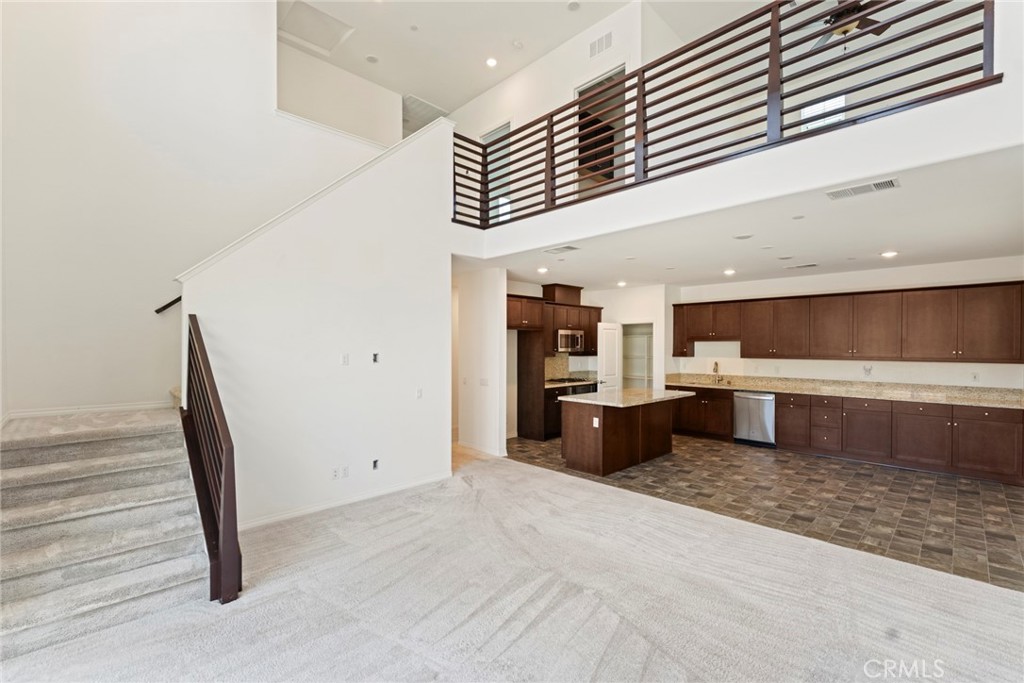 8729 Roving Place