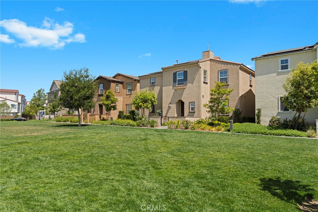 8729 Roving Place