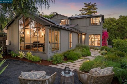 Photo of 5700 Chelton Dr, Oakland, CA 94611 (MLS # 41130907)