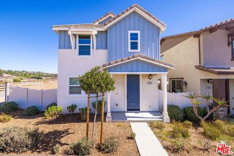 Photo of 27639 Sawtooth Lane, Canyon Country, CA 91387 (MLS # 25596205) Photo of 27639 Sawtooth Lane, Canyon Country, CA 91387 (MLS # 25596205)