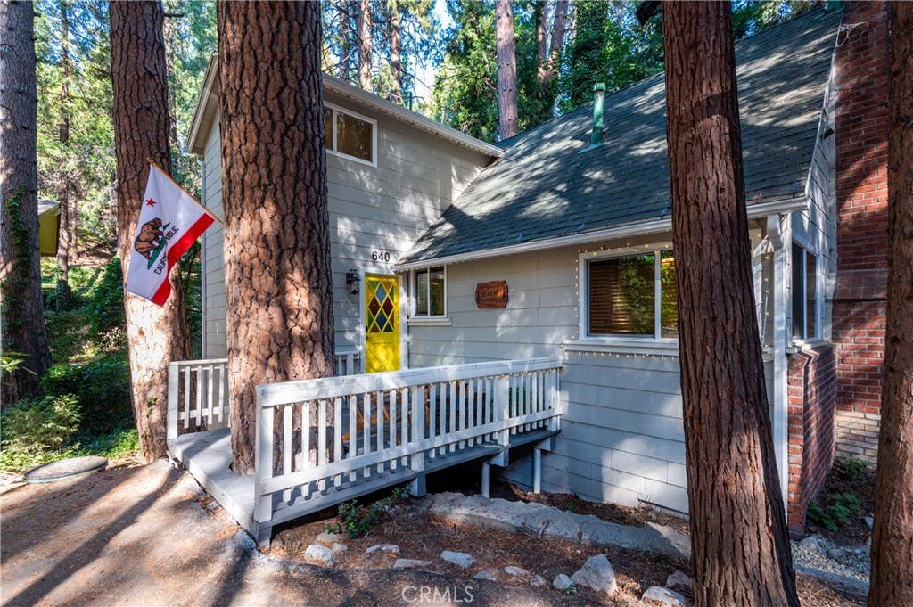 Photo of 640 Pyramid DR, Crestline, CA 92325 (MLS # IG26144288)