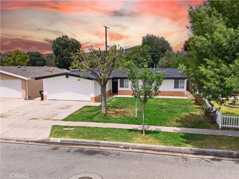 Photo of 19025 Nearbrook ST, Canyon Country, CA 91351 (MLS # SR26097778)