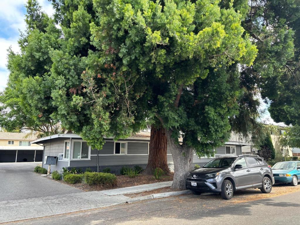 527 E Taylor Avenue