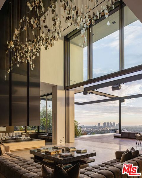 1305 Collingwood Place Los Angeles CA 90069