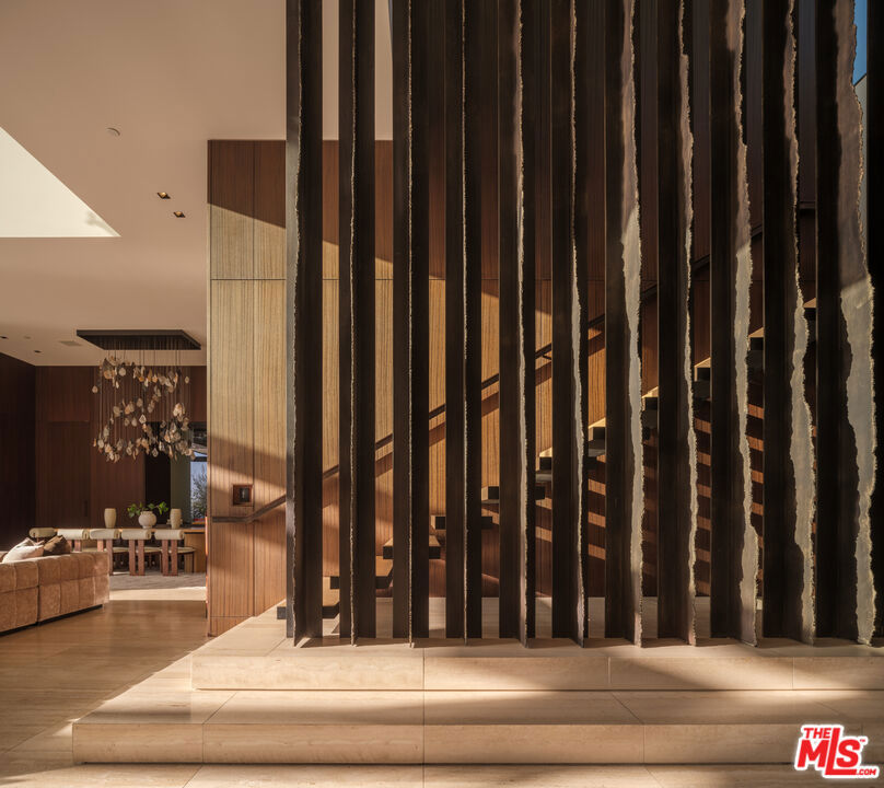 1305 Collingwood Place