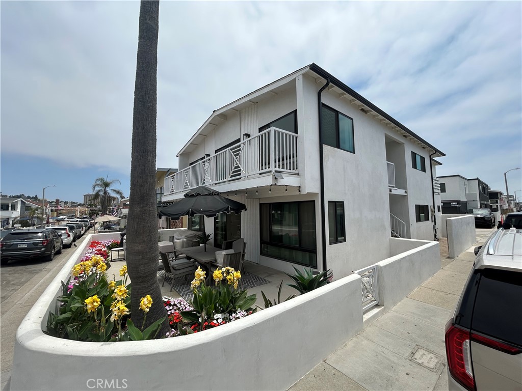 Welcome to 4112 Seashore Drive, a rare coastal gem nestled just steps from the sand in the heart of Newport Beach. This beautifully updated 4-bedroom, 2-bath upstairs unit boasts 1,411 square feet of open, sun-soaked living space with multiple private patios and breathtaking ocean views. As you step into the bright living area, oversized windows flood the space with natural light and salty sea breeze, creating that perfect beach house vibe you’ve been dreaming of. The spacious floor plan flows effortlessly from the airy dining area to the sleek, modern kitchen featuring updated appliances, gorgeous cabinetry, and premium countertops. It’s the ideal setting for relaxing after a surf session or hosting a sunset dinner.
Each bedroom offers generous storage, large windows, and a calming coastal atmosphere, with the primary suite opening directly to a private balcony, perfect for soaking in the fresh ocean air. Both bathrooms are fully updated with stylish finishes, double vanities, and beautiful shower/tub combos. Thoughtful touches like in-unit laundry, ample hallway storage, and multiple outdoor spaces elevate the comfort and convenience of everyday living. Located in one of the most desirable neighborhoods in Orange County, this home places you just a block from the beach and moments from Newport’s best dining, shopping, and surf. Don’t miss the chance to live the dream, this is Southern California beach living at its finest.
Home is available for move in with a 12 month lease and a security deposit on approved credit. You can take a tour on your schedule every day using our 3D virtual tour option through the link in the description. Property is leased in “as shown condition” unless otherwise advertised. Renter’s insurance or Tenant Liability Insurance is required.
This property is eligible for FolioGuard™ Deposit Alternative, Powered by Obligo in lieu of a security deposit. For additional information on this program, ask me!
Please submit pets for approval