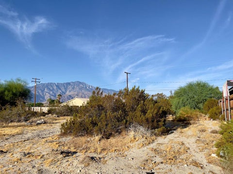Photo of 1 Avenida Monteflora, Desert Hot Springs, CA 92240 (MLS # 219153611DA)