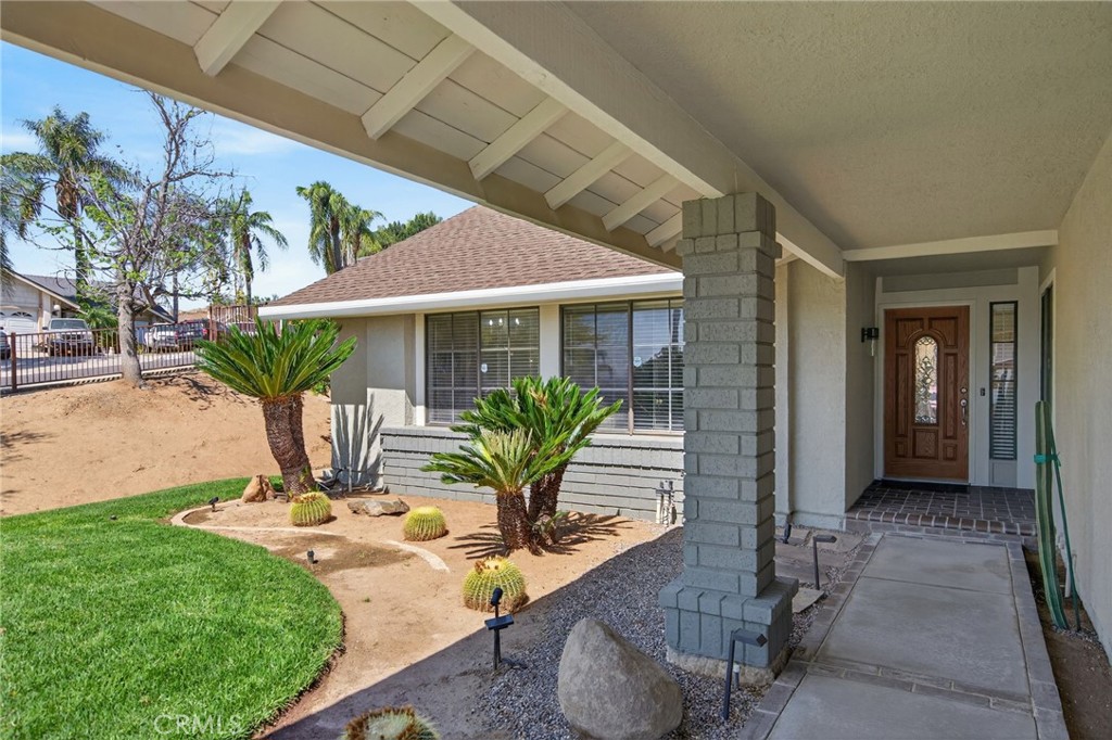 Properties 3 7613 Mountain Shadow