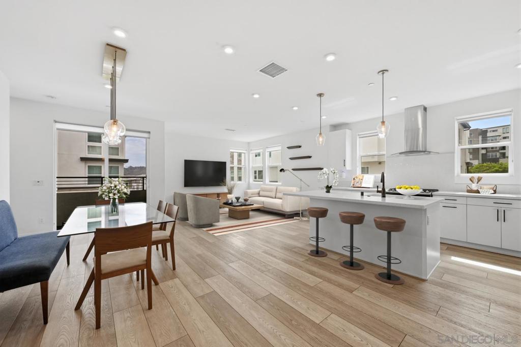 2702 Via Avella