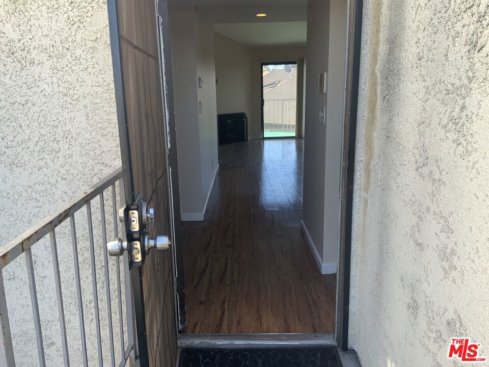 Welcome to 620 West Hyde Park Blvd., BEAUTIFULLY refreshed condo that blends modern style with everyday comfort. Located in the heart of Inglewood, where residents can take advantage of a $50,000 GRANT to significantly lower their down payment and monthly mortgage! This stunning residence is just minutes from SoFi Stadium, the Kia Forum, and the new amazing Intuit Dome. Step inside to discover a thoughtfully updated space featuring fresh paint, sleek flooring, and contemporary fixtures. The open-concept with shared living and dining area is perfect for entertaining or unwinding after a long day. The updated kitchen boasts of modern appliances, ample cabinetry, and stylish countertops, making cooking a breeze. The spacious bedroom offers comfort and privacy, while the refreshed bathroom showcases elegant finishes that elevate your daily routine. Enjoy the convenience of in-unit laundry, secured parking, and access to community amenities. With its unbeatable location and stylish upgrades, this move-in-ready condo is the perfect place to call home. Priced App. $100k BELOW MARKET VALUE it just doesn't get any better! Don't miss out! Schedule your personal tour today. Property Sold AS IS! Buyers responsibility to do due diligence and verify all information about subject property.