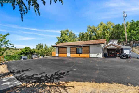 Tiny photo for 5505 Old School Rd Rd, Pleasanton, CA 94588 (MLS # 41151573)