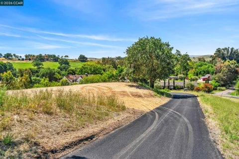 Tiny photo for 5505 Old School Rd Rd, Pleasanton, CA 94588 (MLS # 41151573)