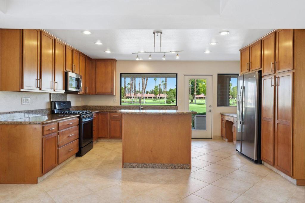 Chaparral C.C. - Residential