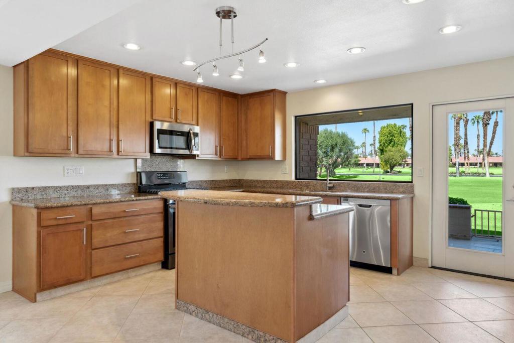 Chaparral C.C. - Residential