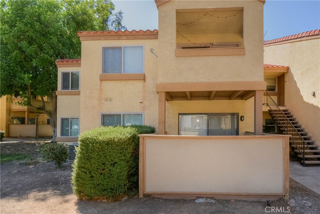 Welcome to this beautiful perfection home in the gated and desirable Woodlands community! This beautifully updated 2-bedroom, 1.25 bathroom condo is completely turnkey, featuring gorgeous laminated wood flooring and upgraded granite countertops in the kitchen and bathrooms. Enjoy a spacious open-concept living and dining area, leading to a private patio with relaxing views directly facing the community pool and spa.
Location couldn't be better for students and professionals alike! Your'e minutes from UCR and baseball complex, plus you are minutes from 60 and 91 freeway. This home offers the ultimate in comfort and convenience, complete with detached one-car garage and an additional assigned parking space. If you're seeking a vibrant college-adjacent lifestyle without compromise, the prime opportunity is calling.