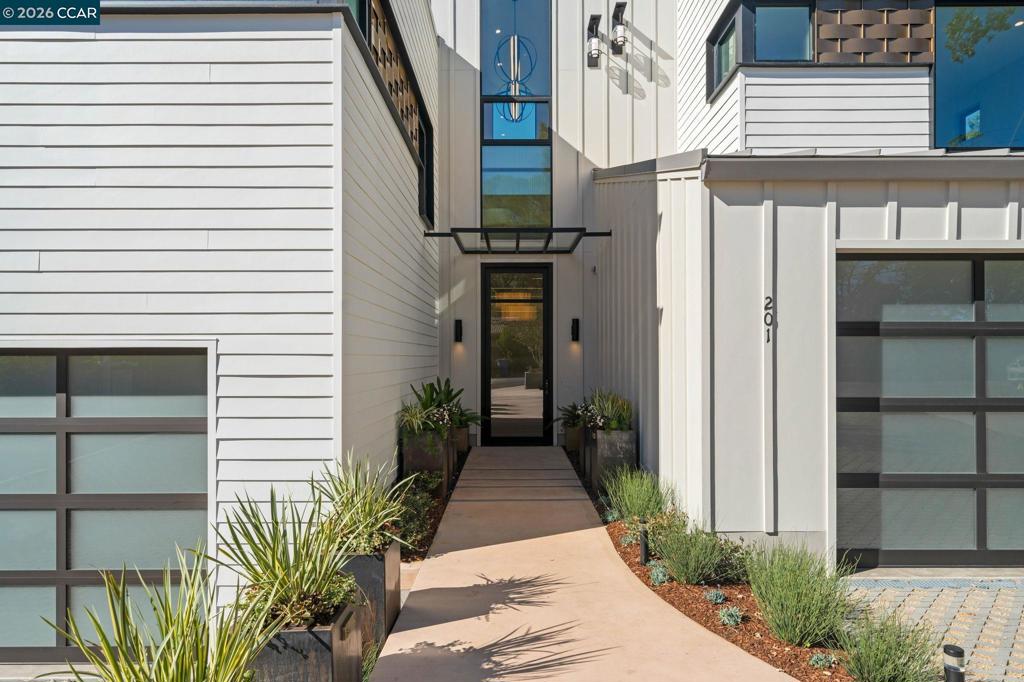 201 Austin Lane