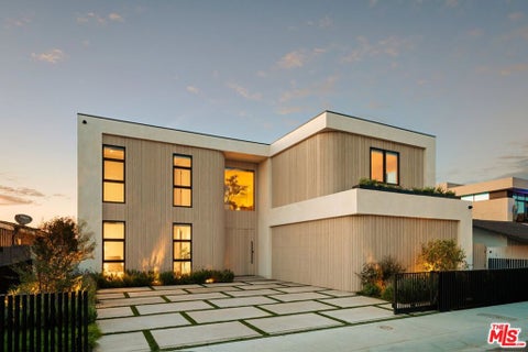 Photo of 3271 Easter Circle, Huntington Beach, CA 92649 (MLS # 26908677)