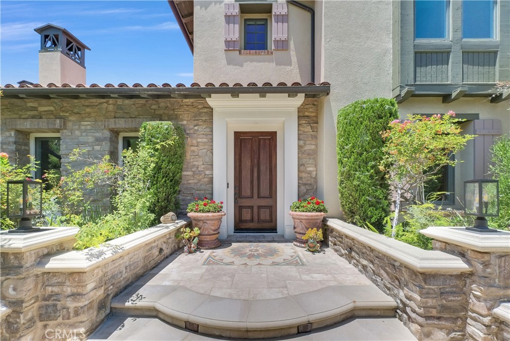 25 Village Way