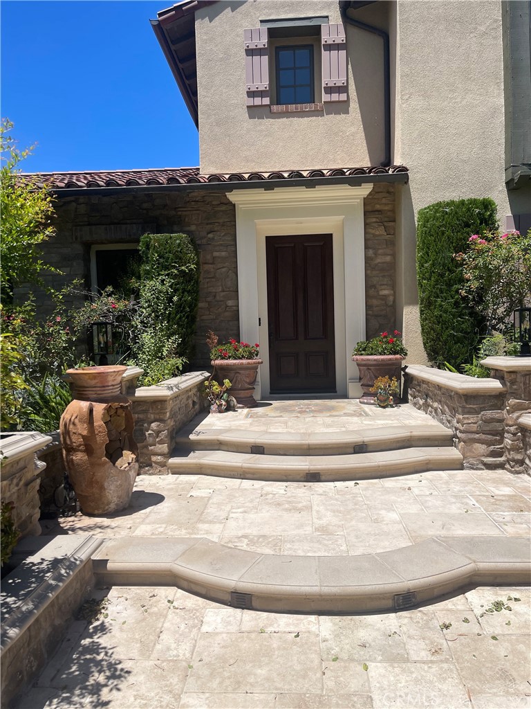25 Village Way