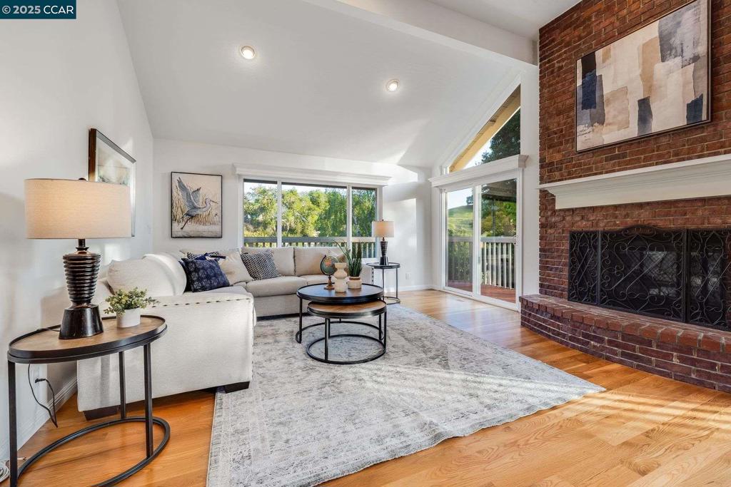 SANDERS RANCH - Residential