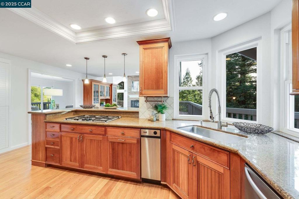 SANDERS RANCH - Residential