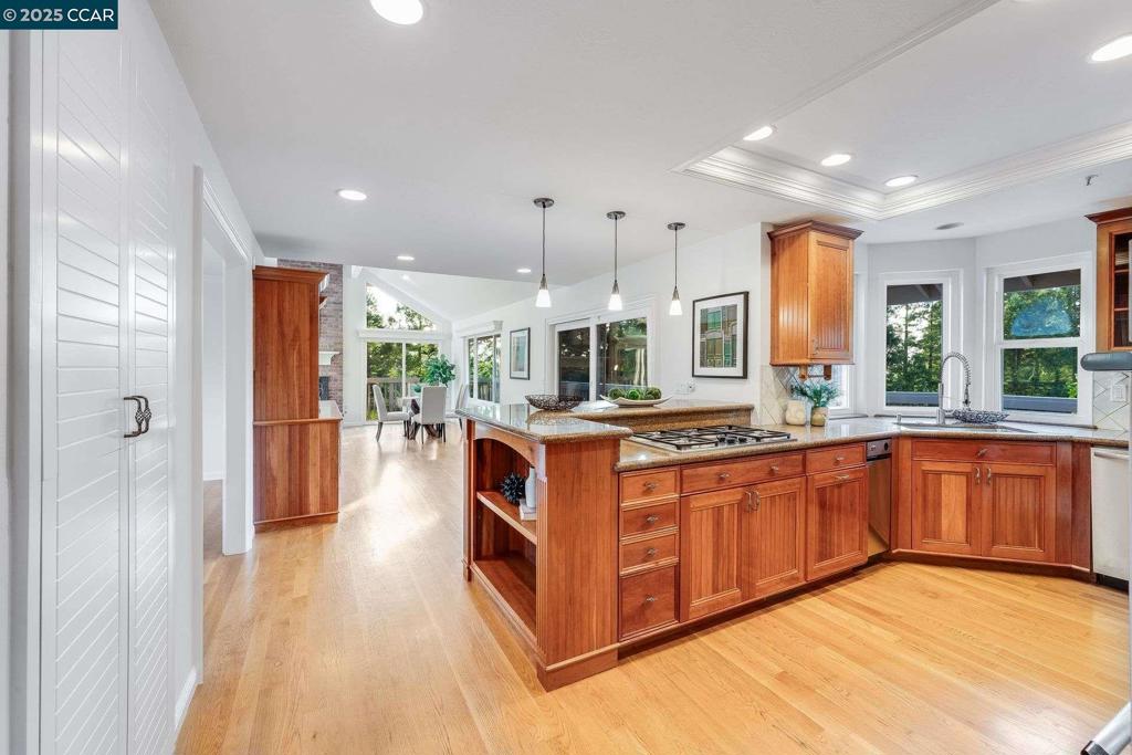 SANDERS RANCH - Residential